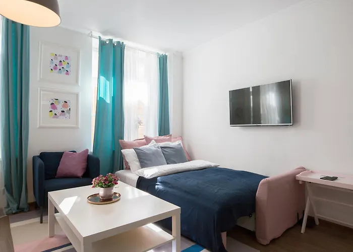 Cozy Old Town Studio Apartment